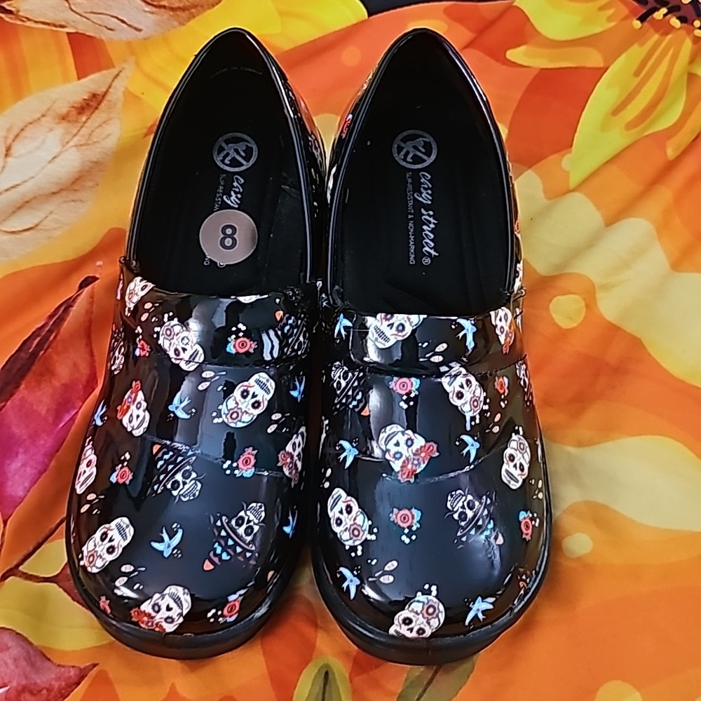 Like New Skeleton Clogs Sz. 8